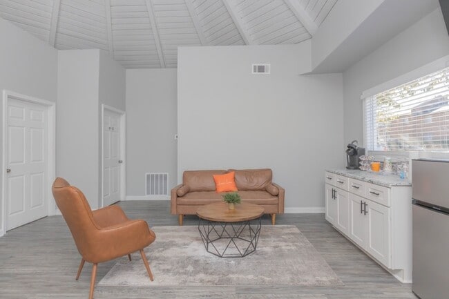 Leasing Office