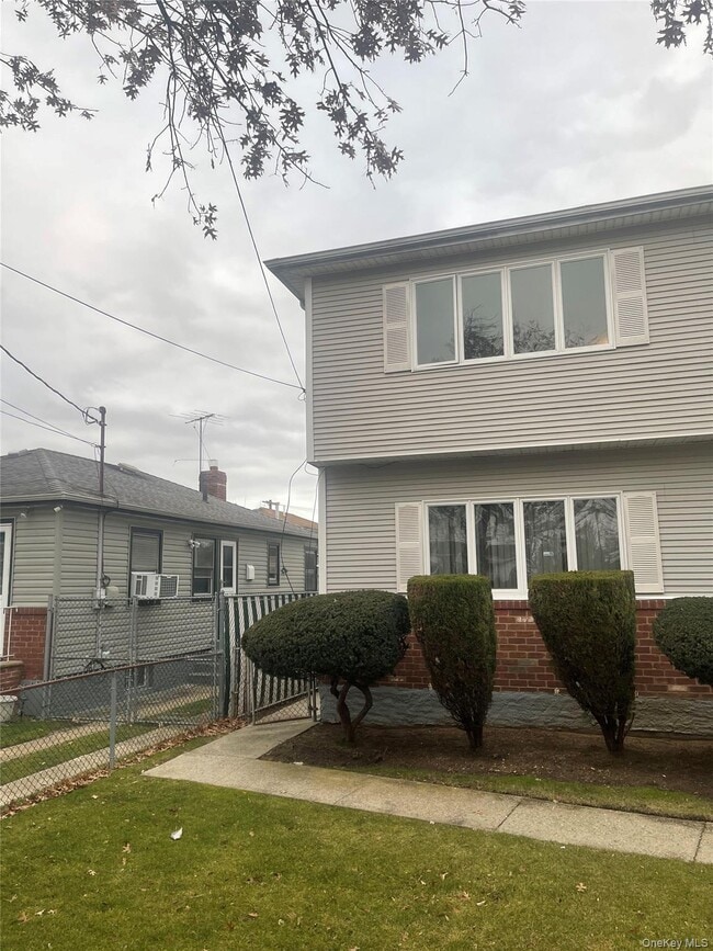 Photo - 257-20 148th Ave