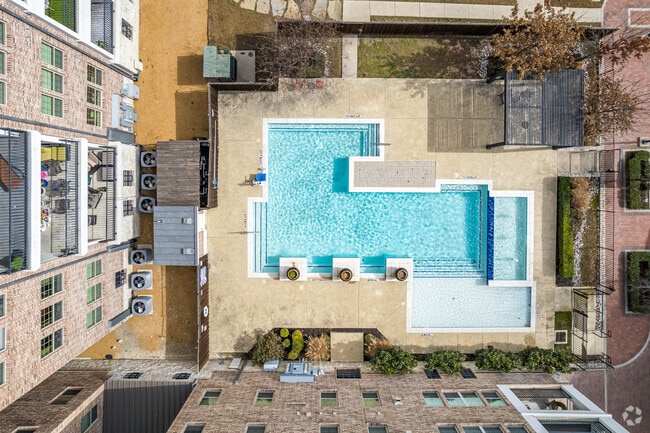 Photo - Meridian Square Condos