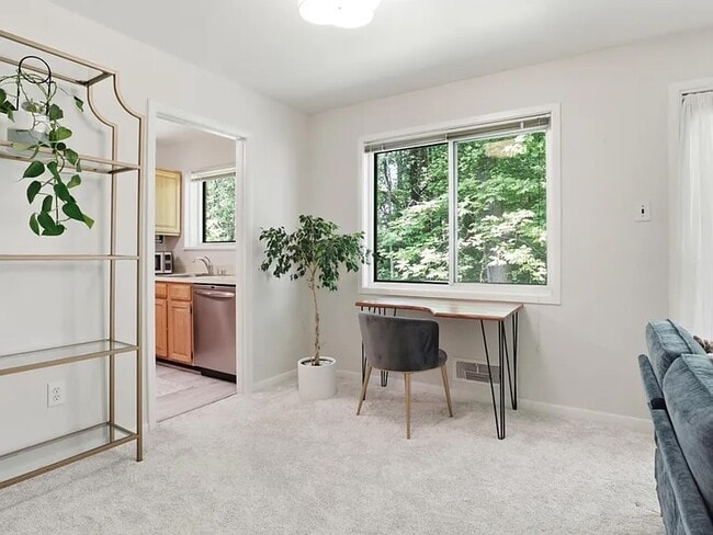 Photo - 10618 Kenilworth Ave Unit 203