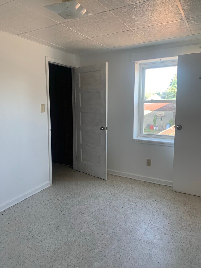 29 S Main St Unit 3