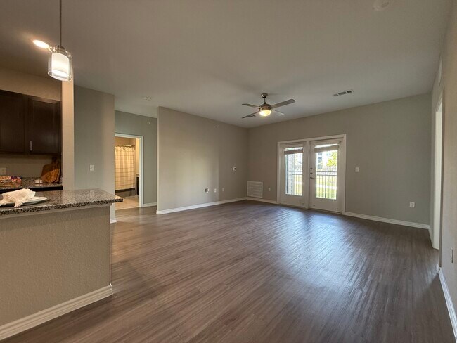 Photo - 3144 Gorge Way