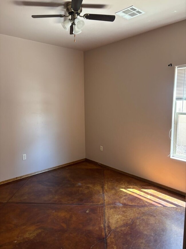 3635 Santa Cecilia Ave