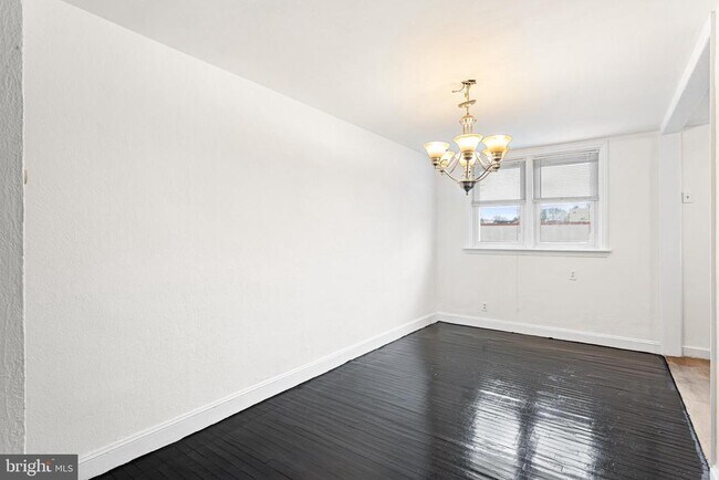 Photo - 7675 Overbrook Ave