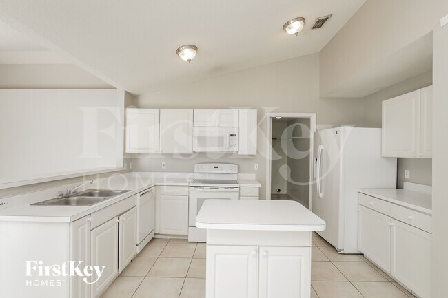 Photo - 729 Pincon Ln