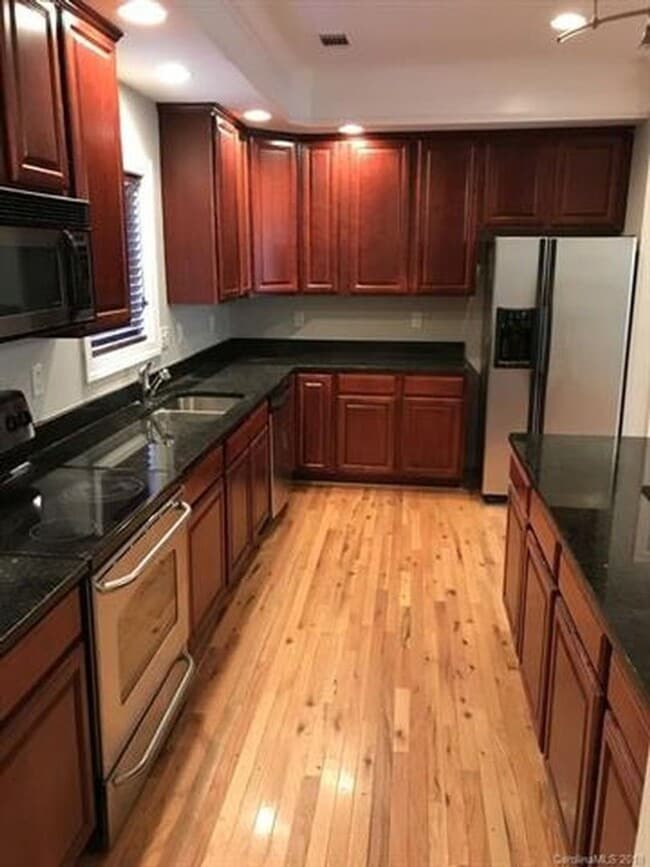 Photo - Now Renting charming 2 bedroom 2.5 bath t...