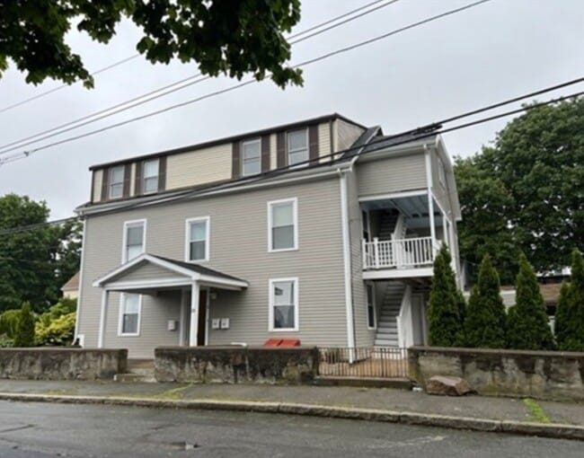 Building Photo - 18 Wellman St Unit 1