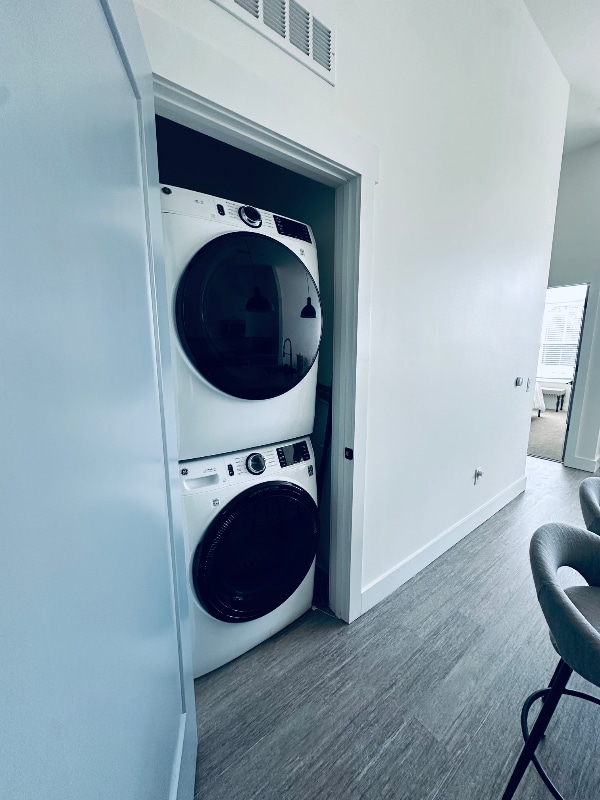 Photo - 2411 Coronet Way NW