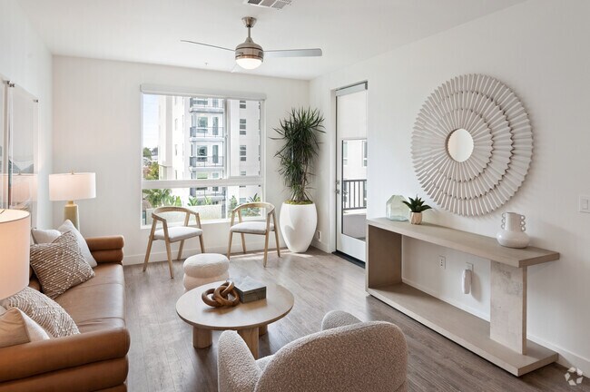 2BR, 2BA - 977SF