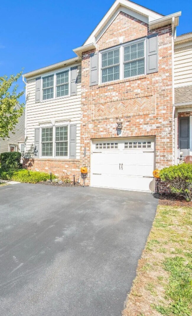 Photo - 911 Caralea Dr