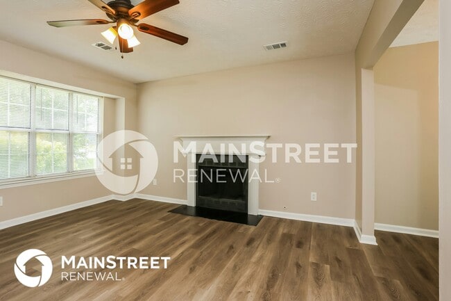 Photo - 661 Woodcrest Manor Dr