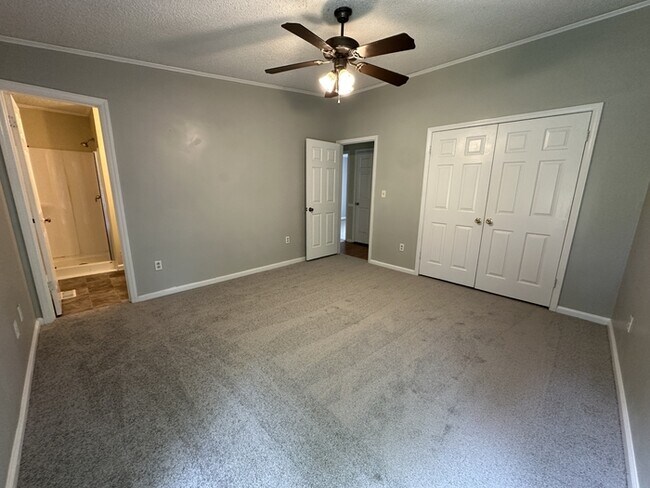Photo - Great 3 bedroom 2 bath ranch home! AVAILAB...