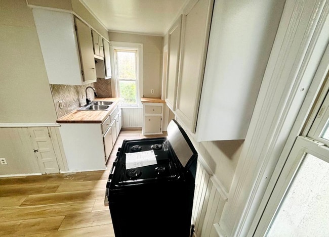 Photo - 821 N Bond St Apartamento Unidad 821 N Bond - 2