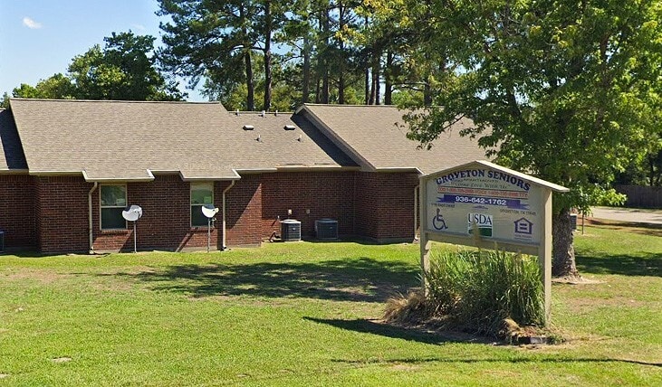 Photo - 545 E 1st St