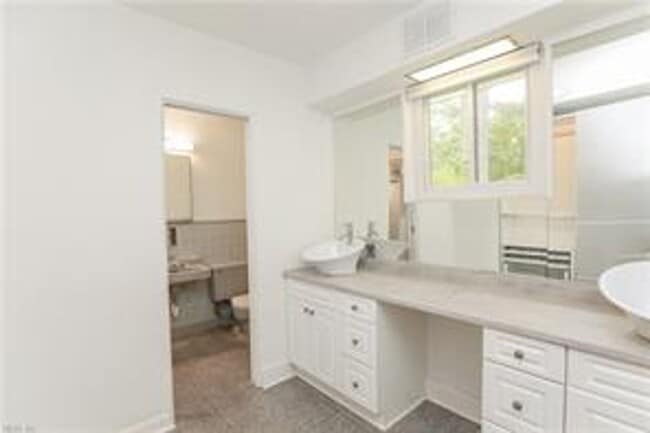 Photo - 4 BED/3 BATH LOCATED IN A WATERFRONT COMMUNITY!