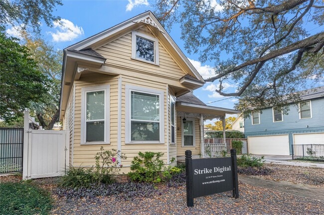 Photo - 315 W 9th St