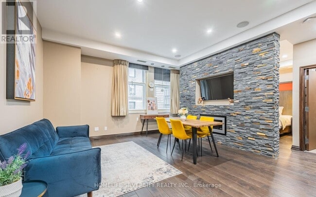 Photo - 1 King St W Unit 814