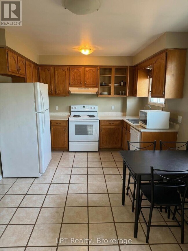 Photo - 653 Idylwood Ct