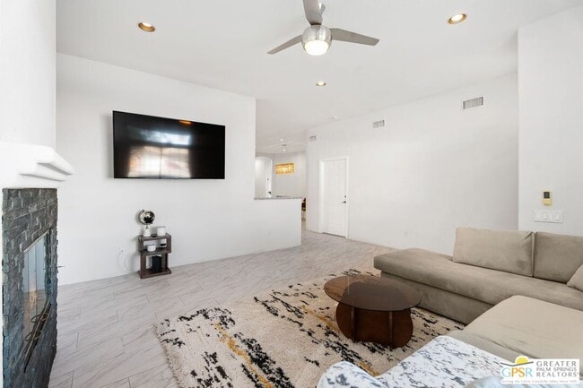 Photo - 33411 Shifting Sands Trail