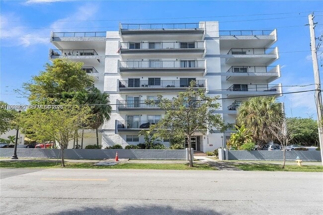 Building Photo - 16508 NE 26th Ave Unit 303