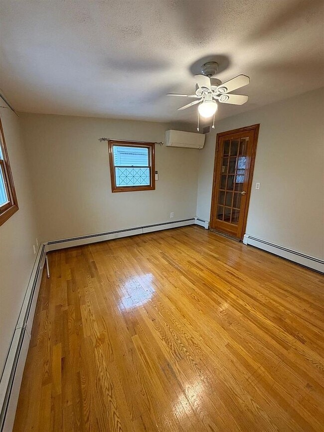 Photo - 33 Lafayette St Unit 2