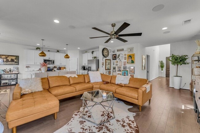 Photo - 306 Cold Spg Lp