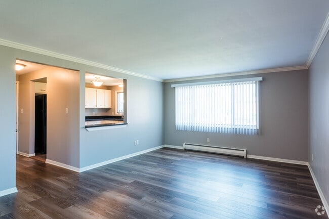 2BR, 1BA - 825 SF - Living Room - Hartford Place Apartments