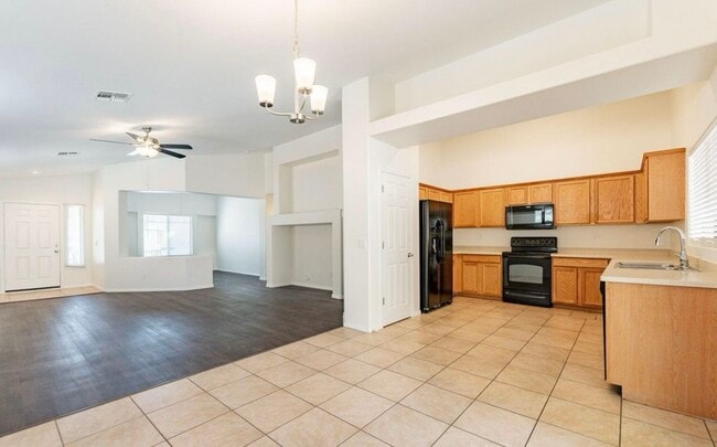 Photo - 25524 W Williams St