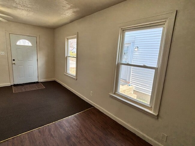 Photo - 925 Stanley Ave Unit A