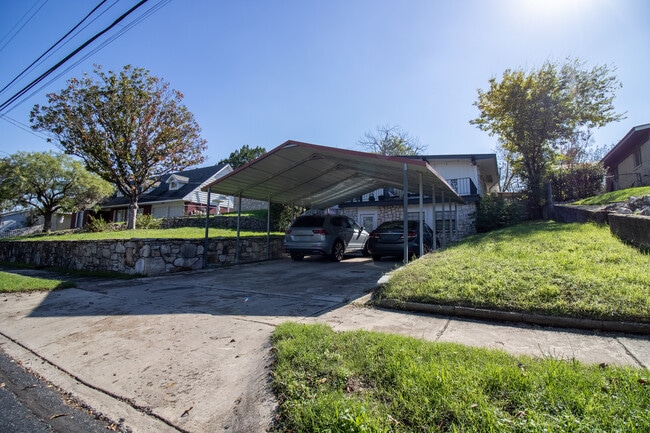 Photo - 614 Barchester Dr Unit 614 Barchester Dr