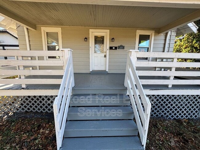 Photo - 4539 Mayhew Ave