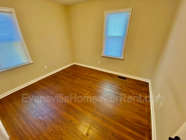 Photo - 115 N Woods Ave
