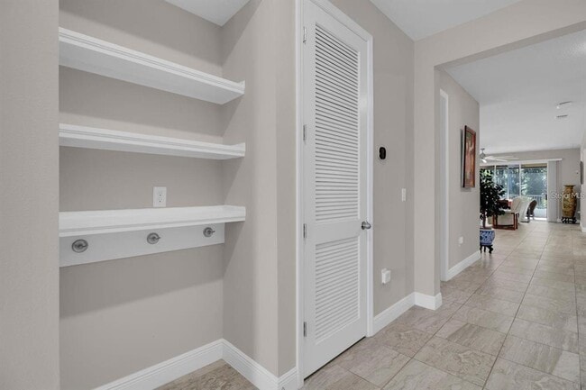 Photo - 2487 Empress Dr