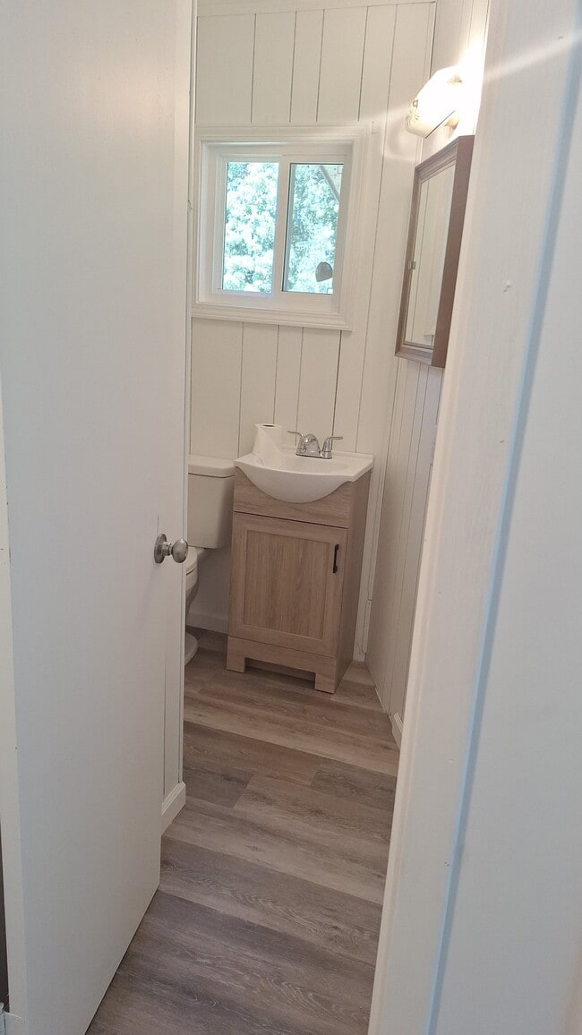 80 McLarty Ln Unit 1-upstairs