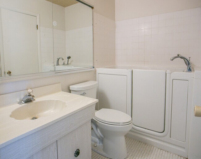 Photo - 105 Redwood Dr