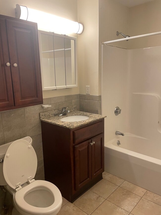 Photo - 525 Crown St