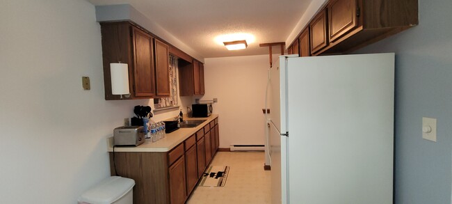 Building Photo - 2737 Alder Creek Dr S Rental