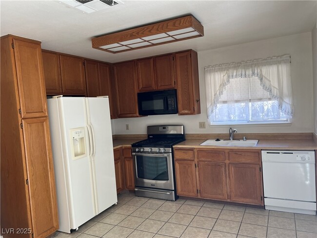 Photo - 1628 Starridge Way