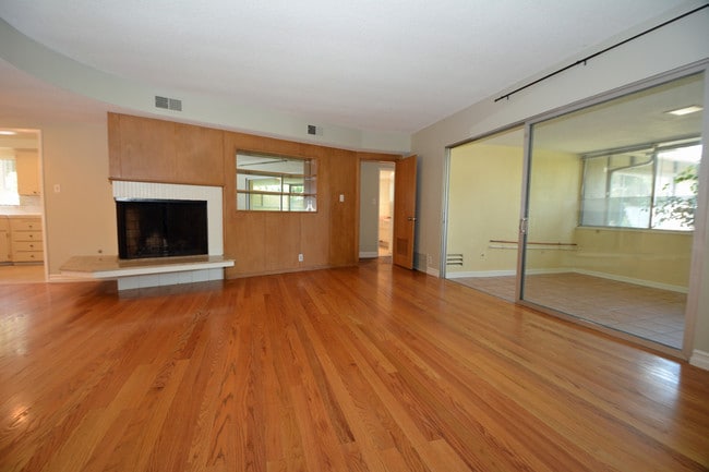 Photo - 370 Cliff Dr Unidad 8