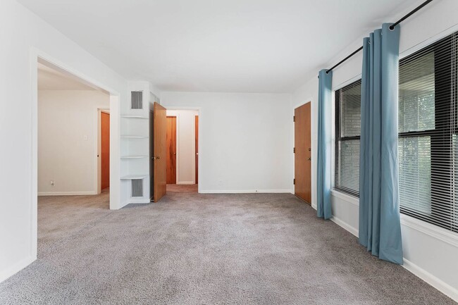 Photo - Dellview Neighborhood~Charming Mid-Century Home with Large Backyard
