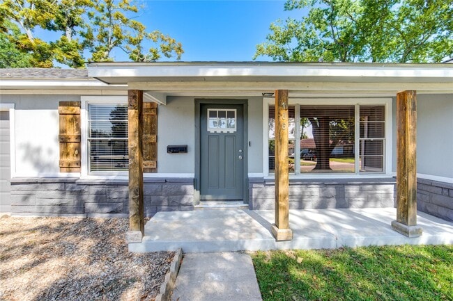 Photo - 106 Scott St