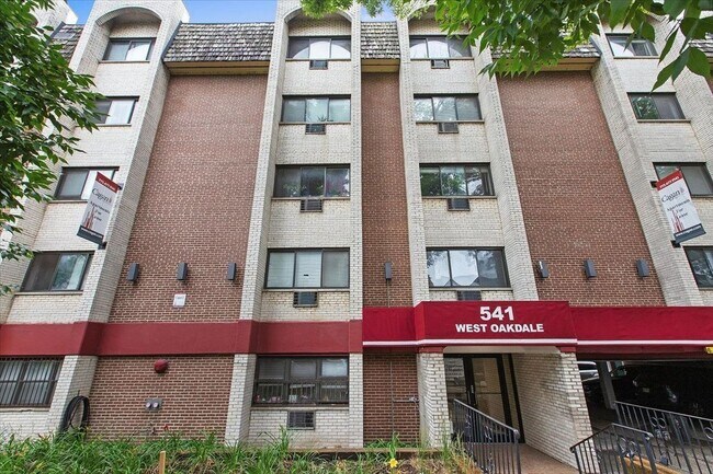 Photo - 541 W Oakdale Ave Unit 101