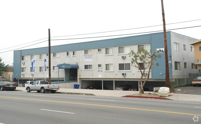 5715 Vineland Ave. - 5715 Vineland Ave