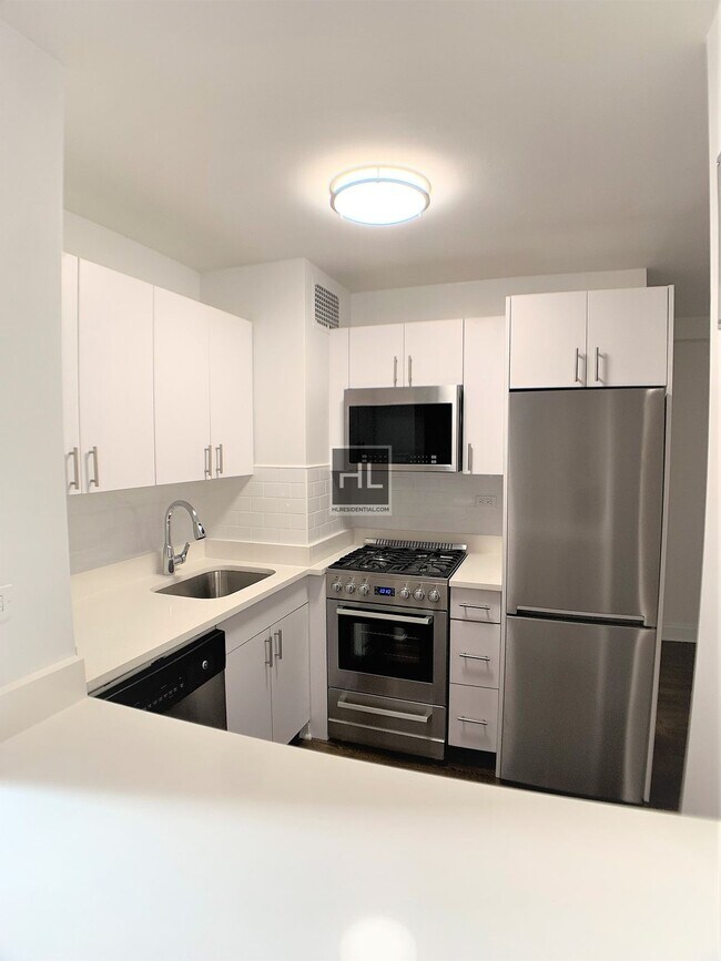 Photo - 5 AVENUE Unit 2P