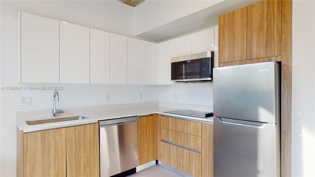 1159 NW 8th Ave Unit STUDIO  DESIGN
