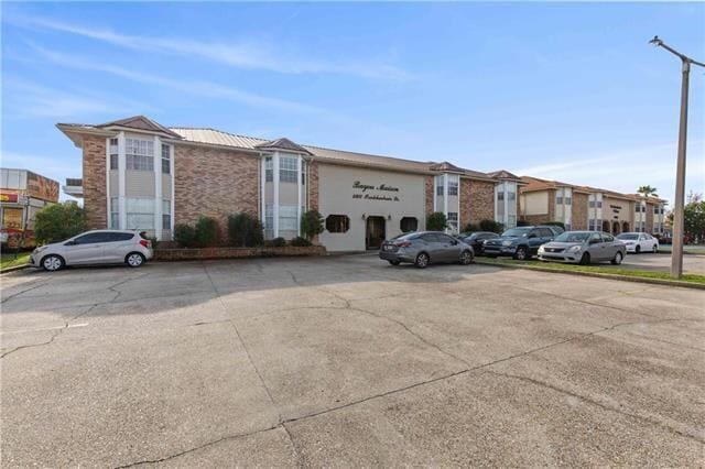 Building Photo - 4800 Pontchartrain Dr Unit 14