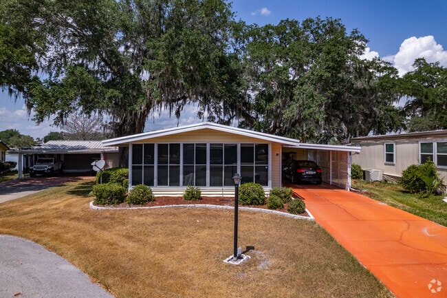 106 Evergreen Ln Lady Lake, FL 32159-3293 - Water Oak Country Club Estates