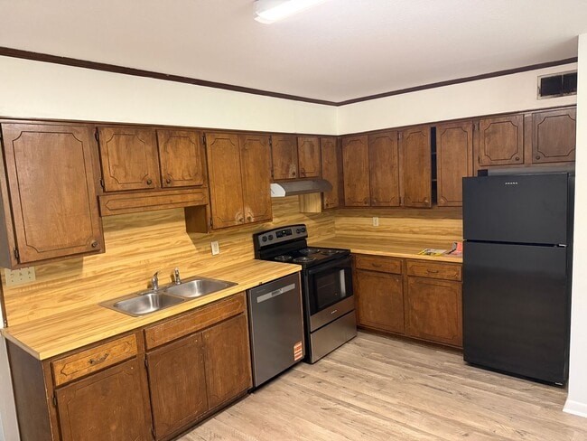 Photo - 2505 Simms St