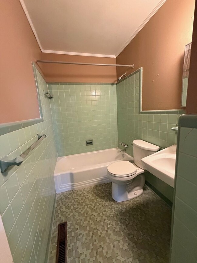 Photo - Fenced in Yard!