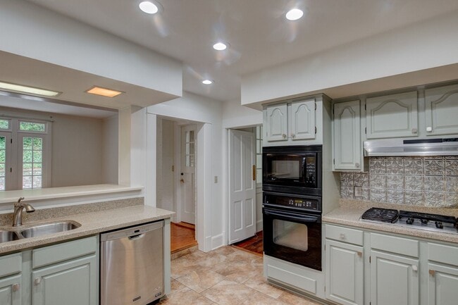Photo - Executive 3/3 House in College Heights- $2,795